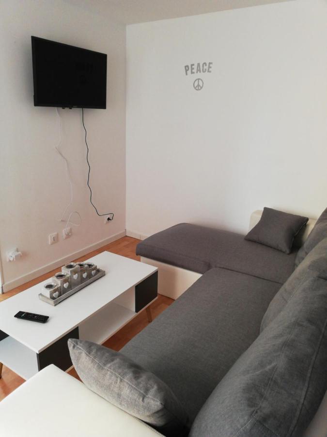 La Fere Du Siecle Apartment ภายนอก รูปภาพ